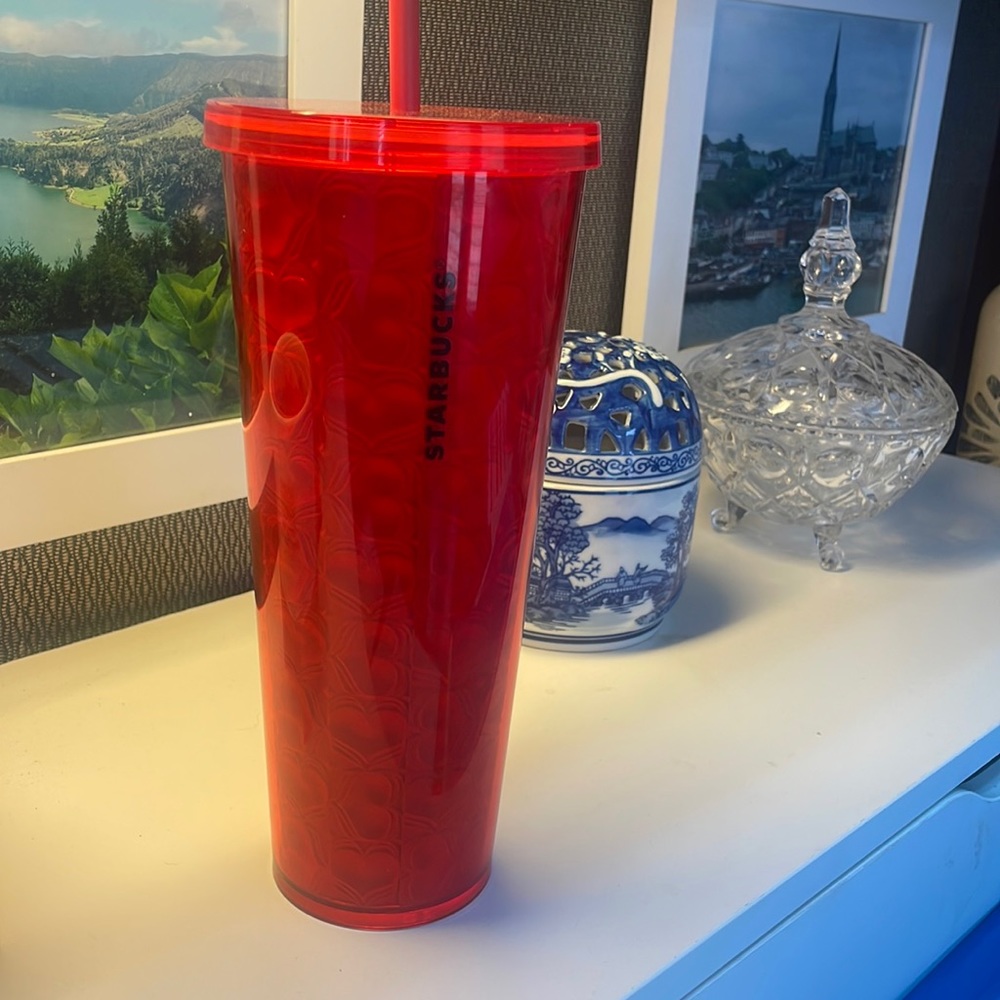 Starbucks Heart Embossed Venti Valentine’s Day Tumbler Cup w/ Lid AND Straw